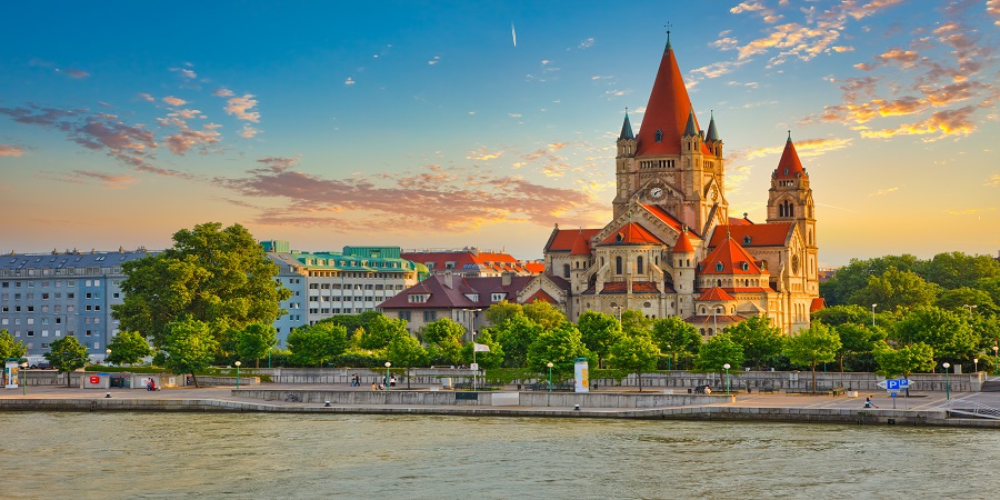 Exploring elegant Vienna
