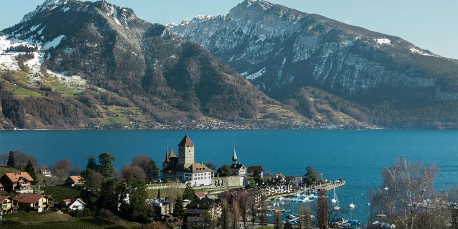 Cruising the full length of Lake Thun